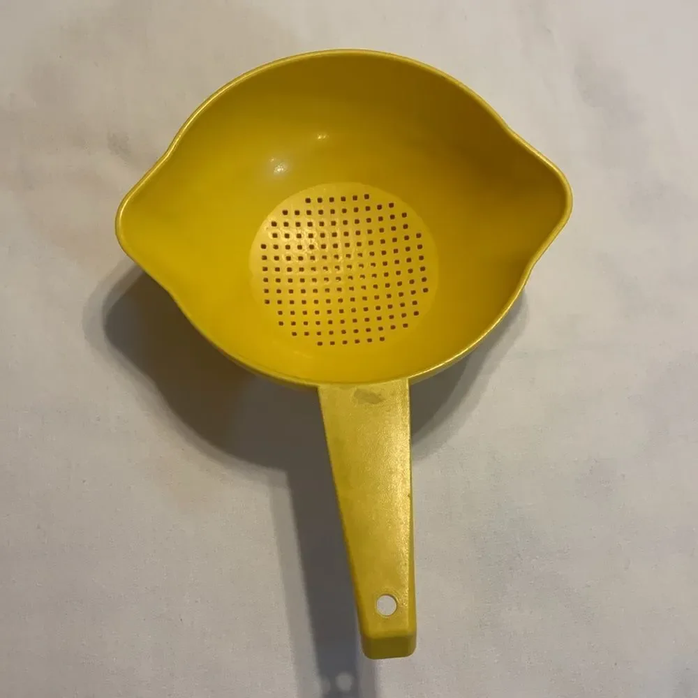 Tupperware Vintage yellow strainer